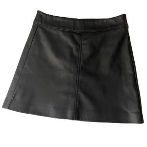 BLANK NYC • Black Deja Boo Vegan Leather Mini Skirt • Size 24